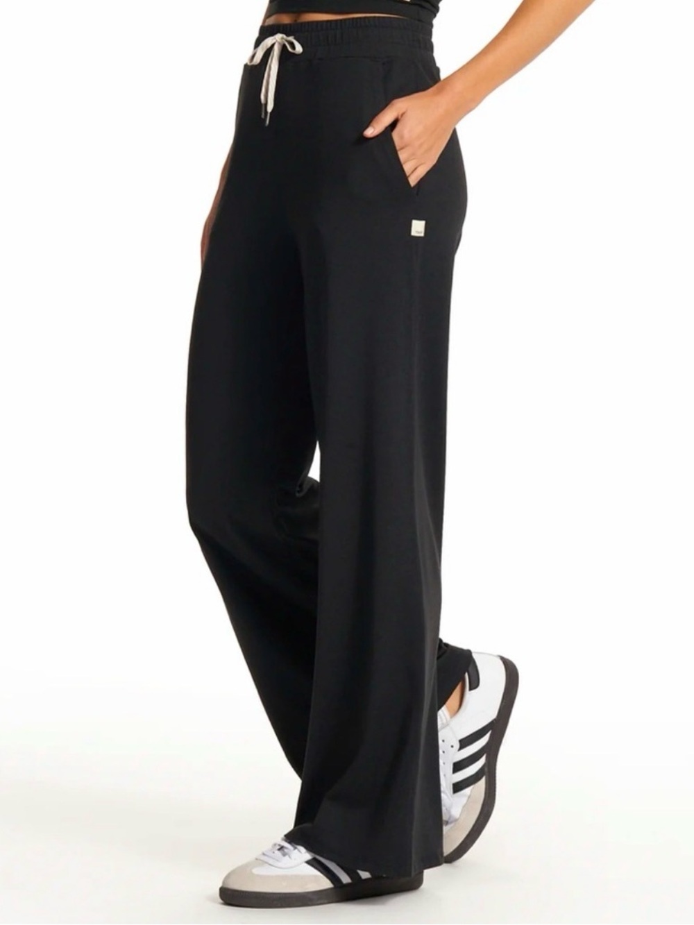 Vuori halo essential wide leg pants black size S